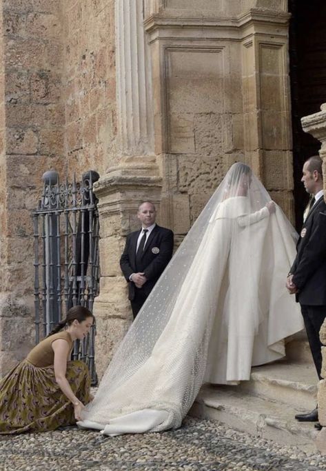 Charlotte Wellesley, Lady Charlotte Wellesley, Royal Weddings, Dreamy Wedding, Wedding Photography Inspiration, Modern Bride, Dream Wedding Dresses, Elizabeth Ii, Wedding Bells