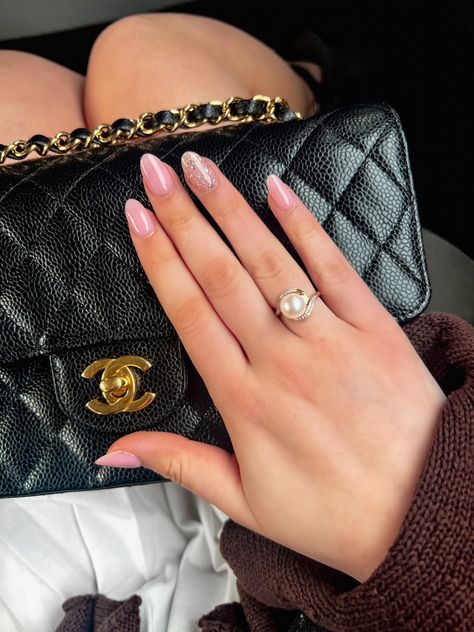 Chanel Manicure, Nails Pearl, Pearl Aesthetic, Nail Pictures, Manicure Nails, 2023 Vision, Chanel Purse, 2024 Vision, Chanel Bag