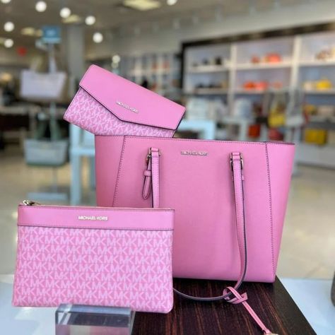 Pink Obsession, Hot Handbags, Expensive Bag, Range Bag, Pink Lifestyle, Luxury Bags Collection, Bag Business, Girly Bags, Steve Madden Bags