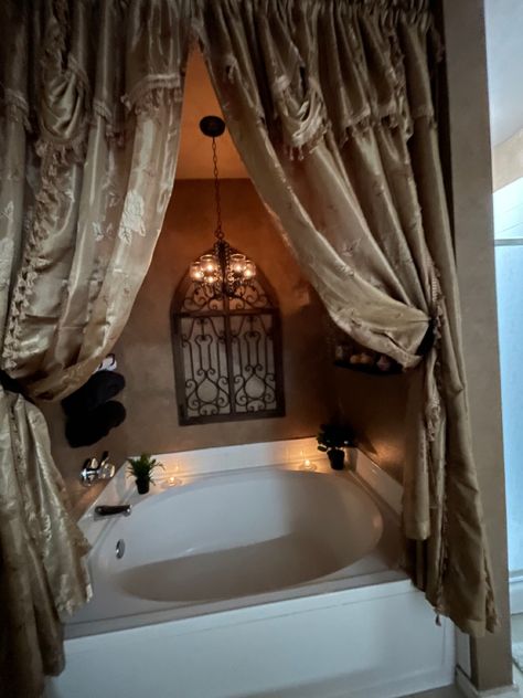 Curtains Over Bathtub, Garden Tub Curtain Ideas, Bathtub With Curtains, Corner Tub Master Bath Decor, Soaker Tub Decor Ideas, Garden Tub Decor Master Bath, Jacuzzi Tub Bathroom Decor, Garden Tub Decor, Garden Tub Decorating