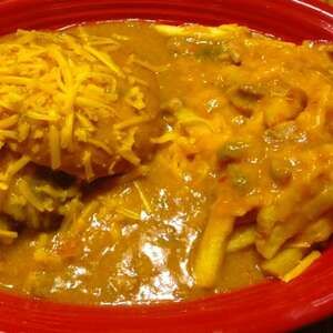 Green Chili Sloppers | Allrecipes Hatch Green Chile Recipes Ground Beef, Hamburger Board, Vegetarian Green Chili, Green Chili Burger, Southwest Food, Pork Stew Meat, Texas Recipes, Mexican Dinners, Green Chili Pork