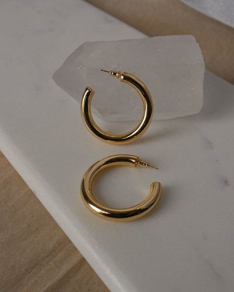 PAVOI 14K Gold Colored Lightweight Chunky Open Hoops | Gold Hoop Earrings for Women Hoop Earrings Aesthetic, Chunky Gold Hoop Earrings, Hoops Gold, Hoop Earring Sets, Classy Jewelry, Jewelry Essentials, Jewelry Lookbook, Fashion Jewelry Earrings, Girly Jewelry