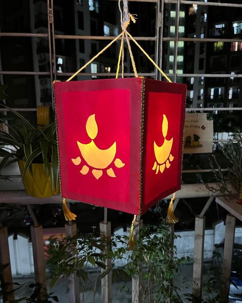 Home Made Diwali Lamp, Easy Lantern Diy, Diwali Aakash Kandil Ideas, Lantern Ideas For Diwali, Diy Diwali Lanterns Ideas, Diwali Lamps Diy, Kandil Making Ideas For Diwali, Diwali Lanterns Ideas, Diwali Kandil Ideas