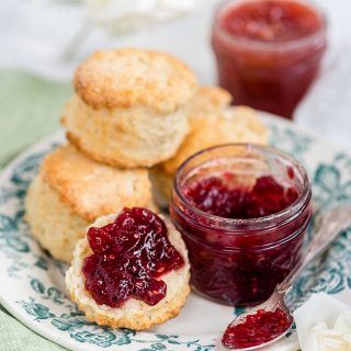 Lemon Mascarpone Scones English Tea Sandwiches, Lemon Scones Recipe, Scones And Jam, Lemon Mascarpone, English Scones, Lemon Scones, Berry Jam, British Baking, Tea Sandwiches