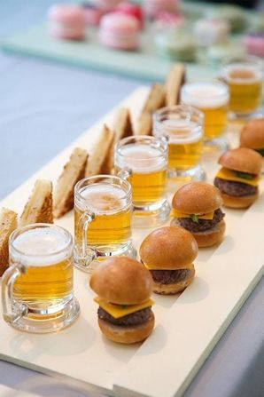 mini beers + burgers Wedding Emoji, Save Wedding, Mini Hamburger, Signature Cocktails Wedding, Fest Temaer, Wedding Appetizers, Reception Food, Wedding Reception Food, Mini Burgers