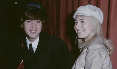 john lennon and cynthia John Lennon First Wife, Cynthia Lennon, Beatles Girl, Julian Lennon, Beatles Photos, John Lennon Beatles, Beatles Pictures, Beatles John, Yoko Ono