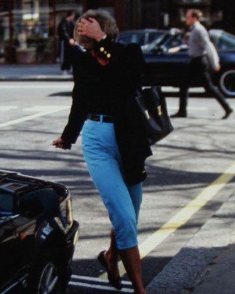 Diana Paparazzi, Lady Sarah Mccorquodale, Mens Business Casual Outfits, Princess Diana Photos, Princess Diana Family, Princess Diana Pictures, Diana Princess Of Wales, Princes Diana, Diana Fashion