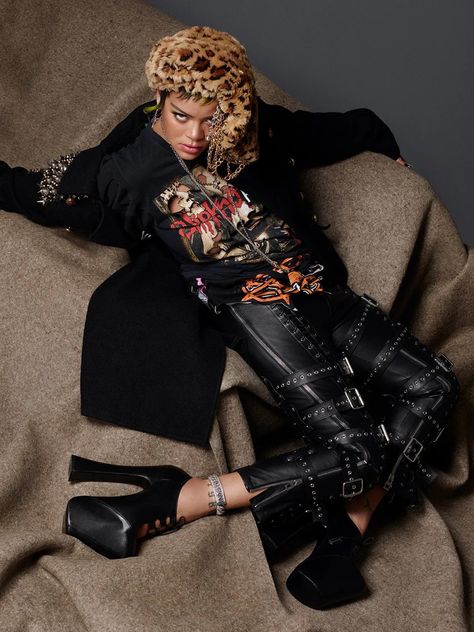 Rihanna Vogue, Rihanna Cover, Bad Gyal, Rihanna Outfits, Rihanna Riri, Magazine Vogue, Rihanna Style, Bad Gal, Rihanna Fenty