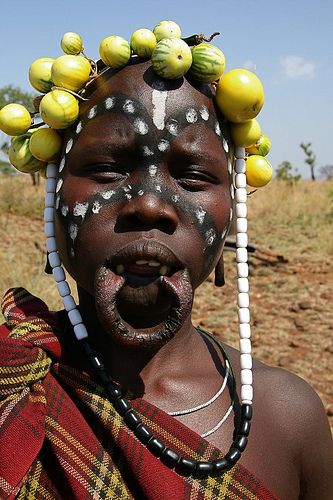 Himba Girl, India World Map, Ethiopia People, Mursi Tribe Ethiopia, Mursi Tribe, African People, Vintage Portraits, African Culture, People Of The World