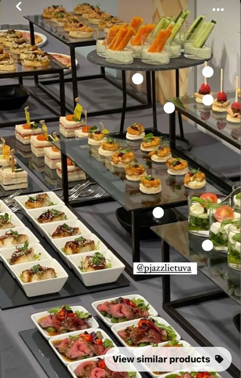 Coffee Break Catering, Sushi Catering, Hotel Breakfast Buffet, Food Display Stands, Food Set Up, Catering Food Displays, Fancy Appetizers, Bistro Food, Party Food Buffet