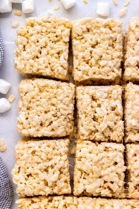 Learn how to make the best rice Krispie treats that have soft and crispy bites. There are a few essential tips and tricks to be aware of. Golden Graham Treats, Best Rice Krispie Treats, Best Rice Krispie Treats Recipe, Homemade Fruit Popsicles, Yummy Bars, Rice Krispie Treats Recipe, Homemade Rice Krispies Treats, Best Rice, Shugary Sweets