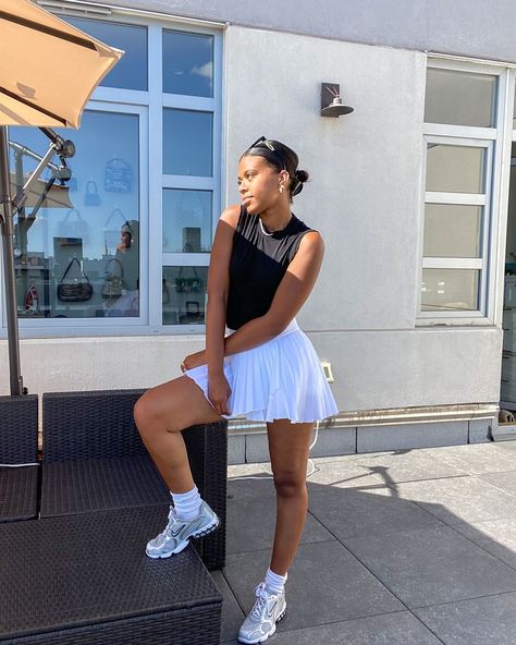 Summer trends, summer fashion, summer style, outfit inspiration, tennis skirt Tennis Skirt Outfit Black, How To Style A Tennis Skirt, Tennis Outfit Cute, Tennis Dress Outfit, Tennis Skirt Outfits, Tennis Skirt Outfit, White Tennis Skirt, Athleisure Trend, Seoul Fashion Week