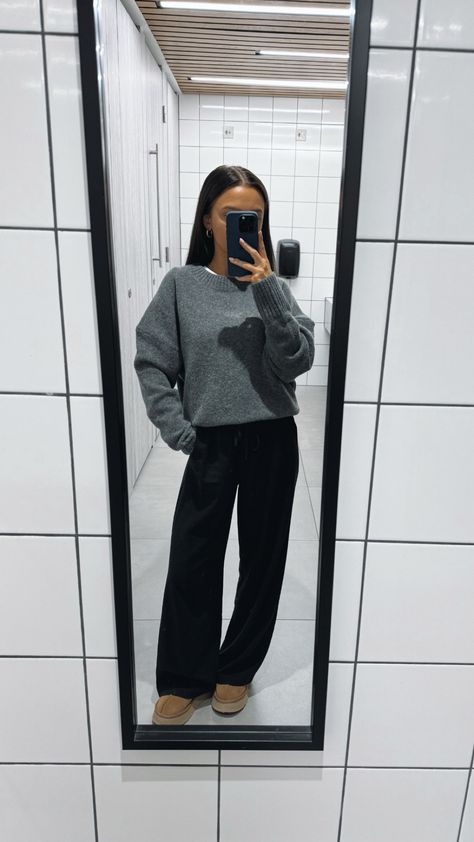 Stradivarius tailored pull on … curated on LTK Pull On Trousers Outfit, Linen Trousers Outfit Winter, Black Linen Pants Outfit Winter, Black Wide Leg Sweatpants Outfit, Pull On Pants Outfit, Cold Lazy Day Outfit, Linen Pants Outfit Winter, Linen Pants Outfit Fall, Black Satin Pants Outfit