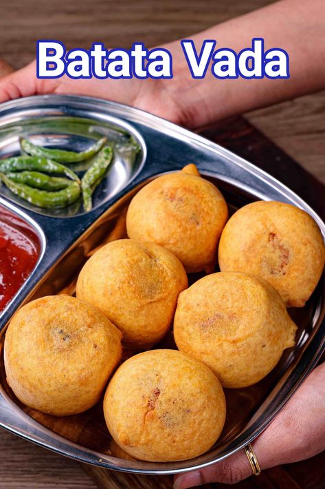 Batata Vada Recipe | Maharashtrian Aloo Vada - Street Style Batata Vada Recipe, Batata Vada, Hebbars Kitchen, Gujarati Snacks, Potato Cakes Recipe, Vada Recipe, Recipe Potato, Garlic Chutney, Samosa Recipe