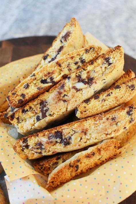 Chocolate Almond Biscotti Recipe, Chocolate Chip Biscotti Recipe, Best Biscotti Recipe, Cranberry Biscotti, Cranberry Pistachio Biscotti, Almond Biscotti Recipe, Almond Chocolate, Italian Cookie Recipes, Homemade Chocolate Chips