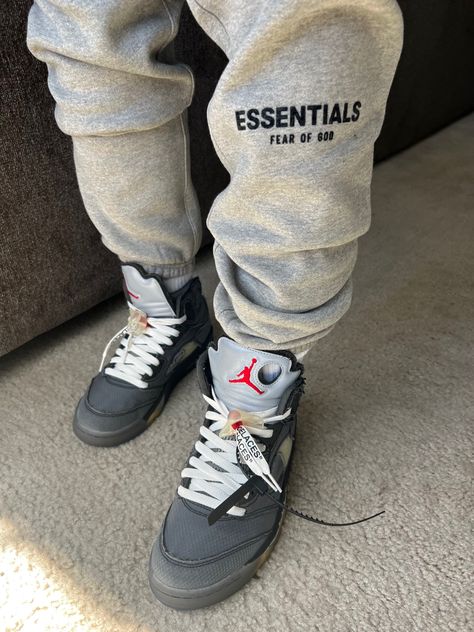 Essential Fear Of God, Sweatpants Outfit, Retail Store Design, Fear Of God, Clothing Essentials, Daily Workout, Store Design, Casual Fits, Streetwear Fashion