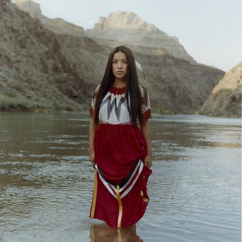 Native Women, Native Pride, The Americans, Native American Peoples, Mode Boho, Native American Heritage, Native American Tribes, Native American History, Native American Culture