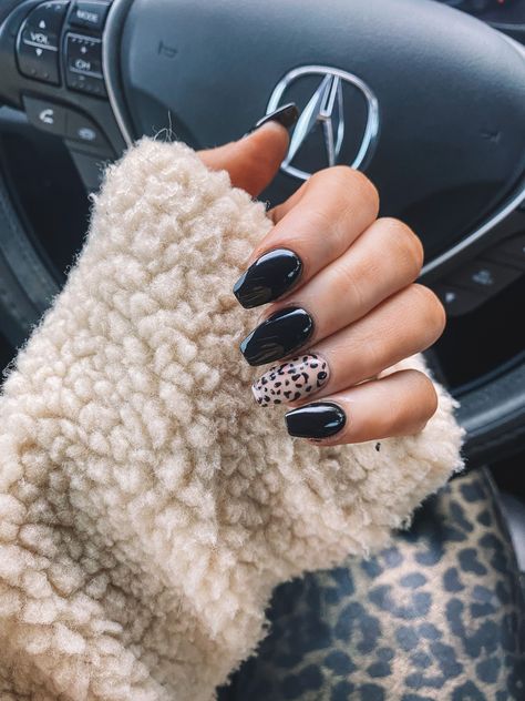 November Nail Ideas Acrylic, Nail Inspo Neutral, Coffin Nails Medium, Neutral Nail Colors, November Nails Colors, November Nail, Neutral Nail Color, Black Gel Nails, Cheetah Print Nails