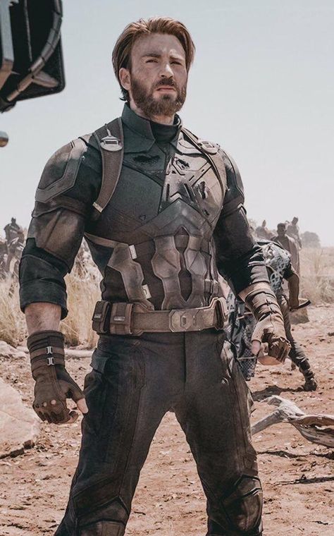 As of 2019 Chris Evans has had the longest streak of appearing as Captain America in the MCU with him showing up in a MCU movie every year since 2011. Nomad Steve, Marvel Man, Christopher Robert Evans, Mcu Characters, Captain Rogers, Captain America Wallpaper, Steve Rogers Captain America, Robert Evans, Chris Evans Captain America