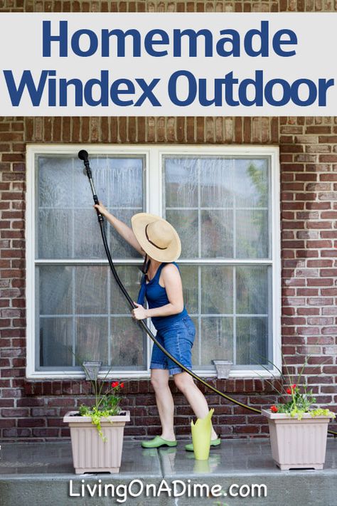 Why spend a fortune on a specialty cleaner for your outdoor windows? Here's an easy homemade outdoor window washer recipe you can make for a lot less! Window Washing Solution, Clean Outdoor Windows, Window Cleaner Recipes, Window Cleaning Tips, Window Cleaner Homemade, Window Cleaning Solutions, Clean Windows, Homemade Cleaning Supplies, Outdoor Window