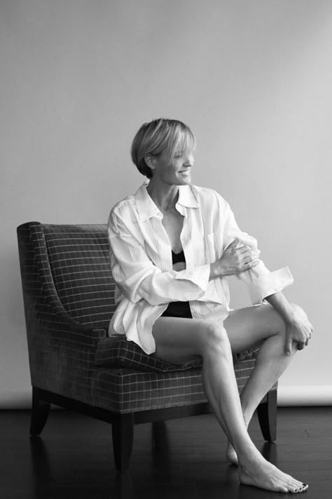 Robin Wright Hair, Robin Wright Penn, Claire Underwood, Robin Wright, Four Seasons Hotel, Halle Berry, Blonde Pixie, House Of Cards, Aging Gracefully