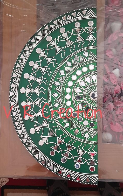 Warli And Lippan Art, Lippan Art Warli, Round Lippan Art Mirror Wall, Mandala Art With Mirror Work, Mandala Lippan Art, Lippan Art Mirror Wall Hanging, Lippin Art, Lipan Art, Mirror Canvas Art