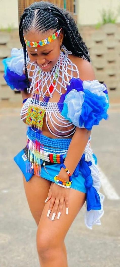 Swaziland Women, Zulu Women Beauty, Zulu Traditional Attire, Zulu Women, Carnival Fashion, African Girl, Start A Business, Hottie Women, Traditional Attire