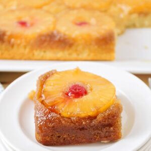 Family-Favorite Pineapple Upside Down Cake (+VIDEO) | Lil' Luna Pineapple Upside Down Cake Recipe, Cake Pineapple, Upside Down Cake Recipe, Pineapple Cake Recipe, Recipes Using Cake Mix, Cherry Topping, Easy Easter Desserts, Lil Luna, Cake Video