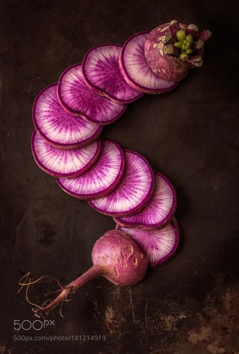 Purple Radish, Vegetables Photography, Fruit Creations, Dark Food Photography, Food Art Photography, Food Wall Art, Fruit Photography, Still Life Photos, Still Photography