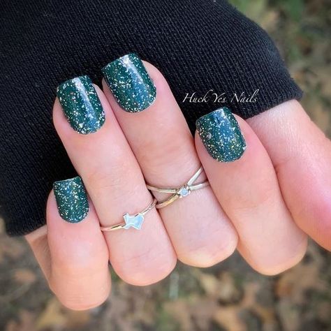 wood you rather, glitter sweet, mixed manicure, glitter, nail art, mixed mani, color street, moscow or never, coming up rose gold Nail Color Combos, Color Changing Nails, December Nails, Holiday Nail Designs, Nail Envy, Street Nails, Color Street Nails, Beauty Ideas, Fancy Nails