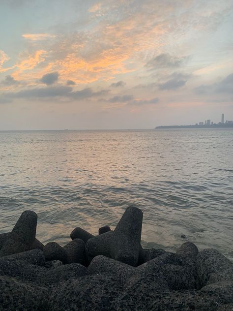 Mumbai Evening Snap, Mumbai Beach Snapchat, Marine Drive Mumbai Snapchat Story, Mumbai Snap Stories Night, Marine Drive Snap, Marine Drive Mumbai Photography, Bhoomi Core, Marine Drive Mumbai Aesthetic, Marine Lines Mumbai Snap