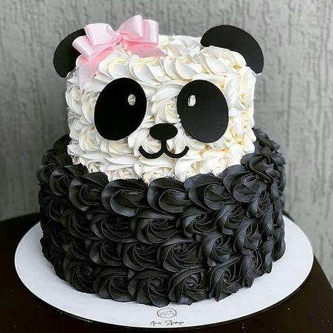 15 Panda Cake Ideas That Are Absolutely Beautiful Panda Birthday Cake, Bolo Panda, Tårta Design, Cake Designs For Girl, Panda Cake, Cake Designs For Kids, Candy Birthday Cakes, Chocolate Cake Designs, Unique Birthday Cakes