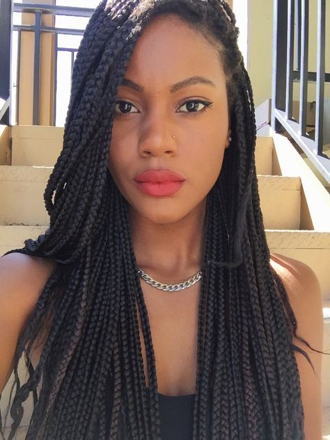 Braids Singles, Strawberry Kisses, Afro Beauty, Individual Braids, Braid Inspiration, Side Braid Hairstyles, Crochet Braids Hairstyles, Cool Braid Hairstyles, Braids With Beads