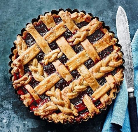 How to make a lattice pie topping... as seen on our September cover | delicious. magazine Lattice Pie Crust Designs, Giant Jaffa Cake, Tart Video, Pie Lattice, Lattice Pastry, Crust Designs, Pie Topping, Lattice Pie Crust, Lattice Pie