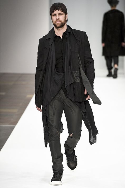 Barbara í Gongini Copenhagen Fall 2016 Fashion Show Dystopian Fashion Male, Dystopian Fashion, Dark Dress, Fashion Male, Copenhagen Fashion, Fashion For Men, Mens Style Guide, Fall Fashion 2016, Copenhagen Style