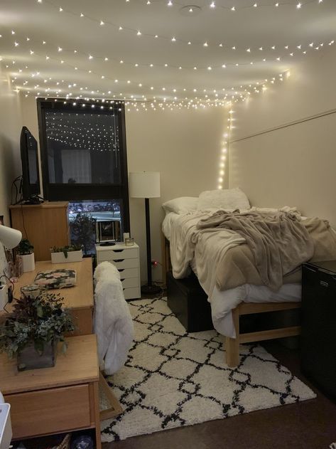 dorm room inspo cozy pink dorm room inspo cozy dorm room inspo minimalist cozy college dorm room inspo cozy dorm room inspo aesthetic cozy small dorm room inspo cozy Penn State Aesthetic Dorm, Cozy Dorm Ideas, Minimal Dorm Room Ideas, Minimalistic Dorm Room Ideas, Dorm Room Aesthetic Minimalist, Room Inspo Minimalist Cozy, Room Inspo Aesthetic Cozy, Uni Dorm Aesthetic, Simple College Dorm