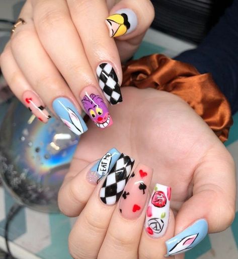 Disney Acrilyc Nails, Alice In Wonderland Gel Nails, Alice In Wonder Land Nail Art, Alice In Wonderland Nails Acrylic Simple, Cute Alice In Wonderland Nails, Disney Nails Alice In Wonderland, Alice In Wonderland Nail Art Design, Character Themed Nails, Nails Inspired By Movies