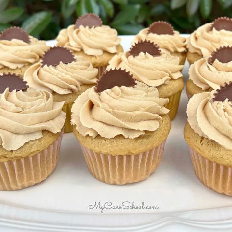 Box Cake Mix Recipes, Peanut Butter Cream Cheese Frosting, Butter Cupcake Recipe, My Cake School, Doctored Cake Mix Recipes, Peanut Butter Frosting Recipe, Chocolate Chip Pound Cake, Cake Mix Cupcakes, Cake Mix Recipe