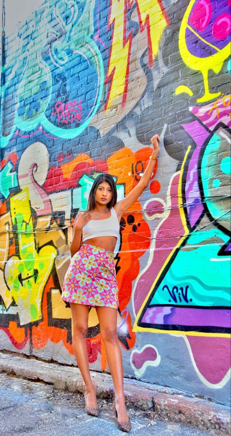 Toronto photo shoot locations Graffiti Background Photoshoot, Wall Photoshoot Poses, Graffiti Wall Photoshoot, Coffee Shoot, Seniors Photography, Birthday Pic, February Calendar, Toronto Photos, Graffiti Photography