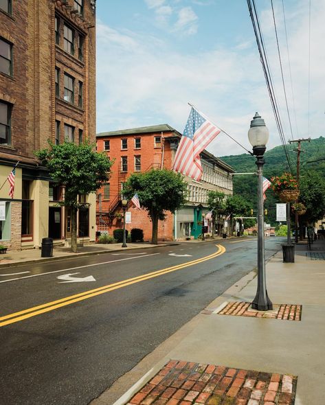 Scenes from Hinton, West Virginia May 31, Model Railroad, West Virginia, Virginia, Street View, Photography, On Instagram, Instagram