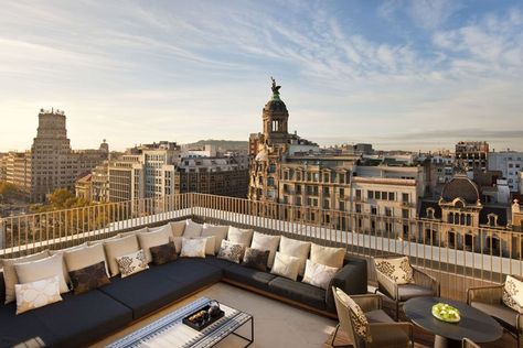 Penthouse terrace Image Courtesy of Mandarin Oriental Hotel Group photo © George Apostolidis Billionaire Travel, Room Dressing, Rooftop Design, Penthouse Suite, Barcelona Hotels, Patricia Urquiola, Barcelona Travel, Top Floor, Bitcoin Cryptocurrency