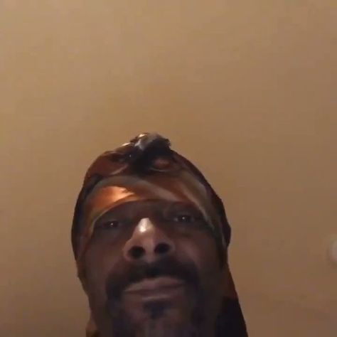 Snoop Dog Meme, Snoop Dogg Videos, Snoop Dogg Funny, Snoop Dog, Reaction Face, Funny Reaction Pictures, Funny Video Memes, Meme Faces, Snoop Dogg