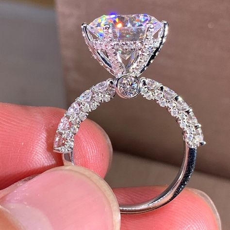 خواتم خطوبة, Wedding Party Accessories, Cubic Zirconia Engagement Rings, Gold Color Ring, Elegant Bride, Dream Engagement Rings, Men's Jewelry Rings, Jewelry Wedding, Trendy Jewelry