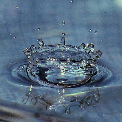 Water Droplet Splash, Water Droplet Aesthetic, Water Droplets Aesthetic, Water Splash Aesthetic, Reflection Drawing Reference, Tethys Goddess, Splashing Water Photography, Water Splash Photography, Water Distortion