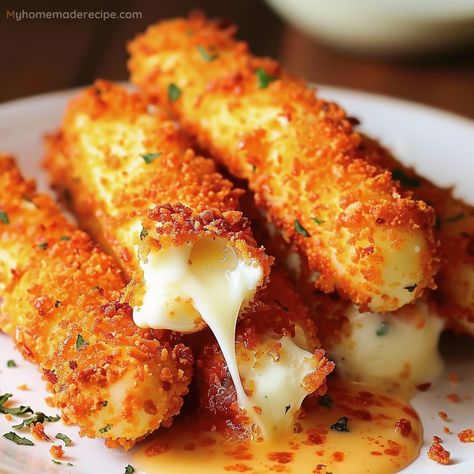 Cheesy Doritos Encrusted Mozzarella Sticks - Crunchy and Gooey Snack Recipe - My Home Made Recipe Philly Cheese Steak Dip, Fried Cheese Sticks, Garlic Bread Pizza, No Bake Banana Pudding, Mozzarella Cheese Sticks, Pecan Tarts, Cracker Toffee, Party Sandwiches, Cheese Toast