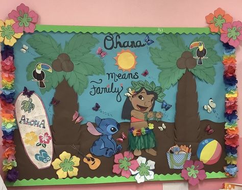 Hawaiian Homecoming Float, Ohana Classroom Theme, Lilo And Stitch Classroom Decorations, Lilo And Stitch Bulletin Board Ideas, Lilo And Stitch Ra Theme, 3rd Grade Bulletin Board Ideas Hallways, Disney Classroom Bulletin Boards, Lilo And Stitch Bulletin Board, Stitch Bulletin Board