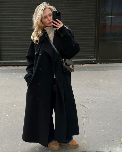 Long Black Coat Outfit, Black Coat Outfit, Summer Office Outfits, Chic Business Casual, Cute Work Outfits, High Waisted Dress Pants, Professional Outfits Women, Business Outfits Women, Business Casual Outfits For Women