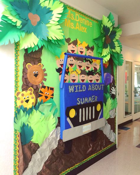 Safari Bulletin board. Preschool Jungle Classroom Door, Safari Bulletin Boards, Jungle Bulletin Boards, Jungle Theme Classroom Decorations, Safari Theme Classroom, Preschool Jungle, Jungle Theme Classroom, School Hallway, Rainforest Theme