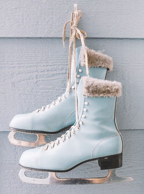 Ice Skating Shoes Aesthetic, Cassie Howard Aesthetic, Howard Aesthetic, Cassie Howard, Vintage Dress Sewing Patterns, Roller Skating Outfits, Skate Aesthetic, Skating Aesthetic, Blue Winter