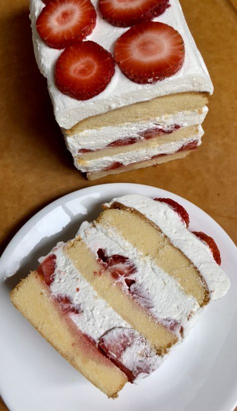 Macerated Strawberries, Shortcake Cake, Strawberry Shortcake Cake, Baked Strawberries, Strawberry Syrup, Light Desserts, Loaf Cake, Strawberry Recipes, Sweet Cakes